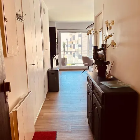 Studio, Vue A 150m De La