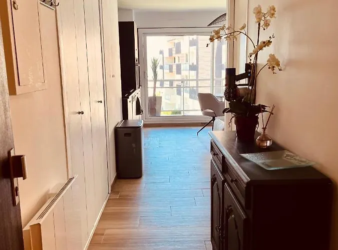 Studio, Vue A 150m De La