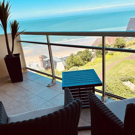 Studio, Vue A 150m De La *